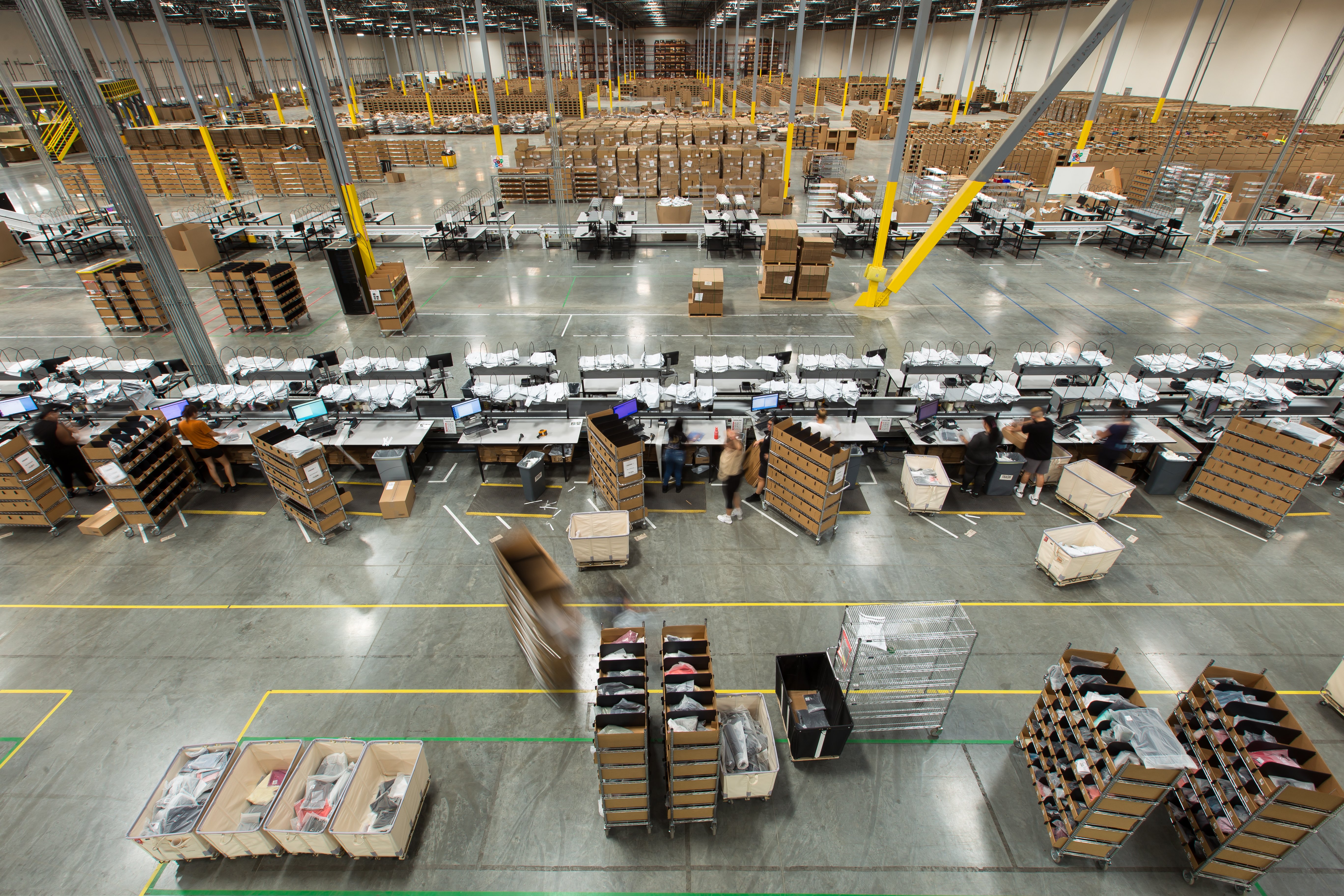 Large warehouse demonstrating efficiently managed labor